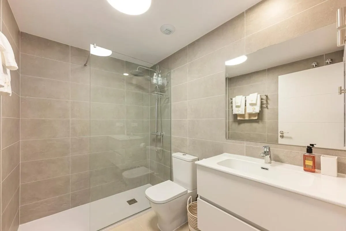 Apartment Modern And Bright 2 Bedroom Apt, Swimming Pool And Gym Estepona