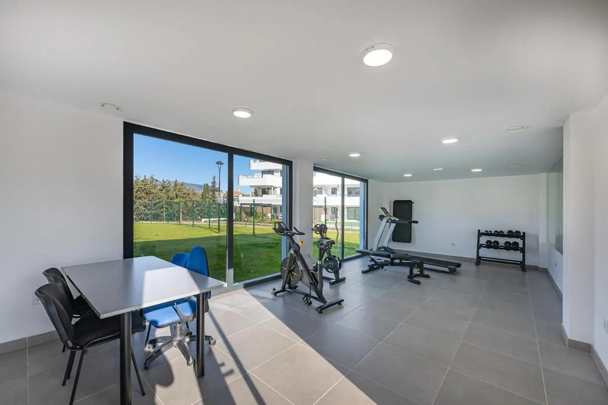 דירה אסטפונה Modern And Bright 2 Bedroom Apt, Swimming Pool And Gym