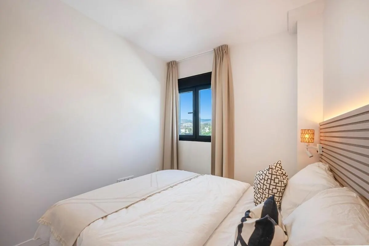 Modern And Bright 2 Bedroom Apt, Swimming Pool And Gym Estepona Apartment