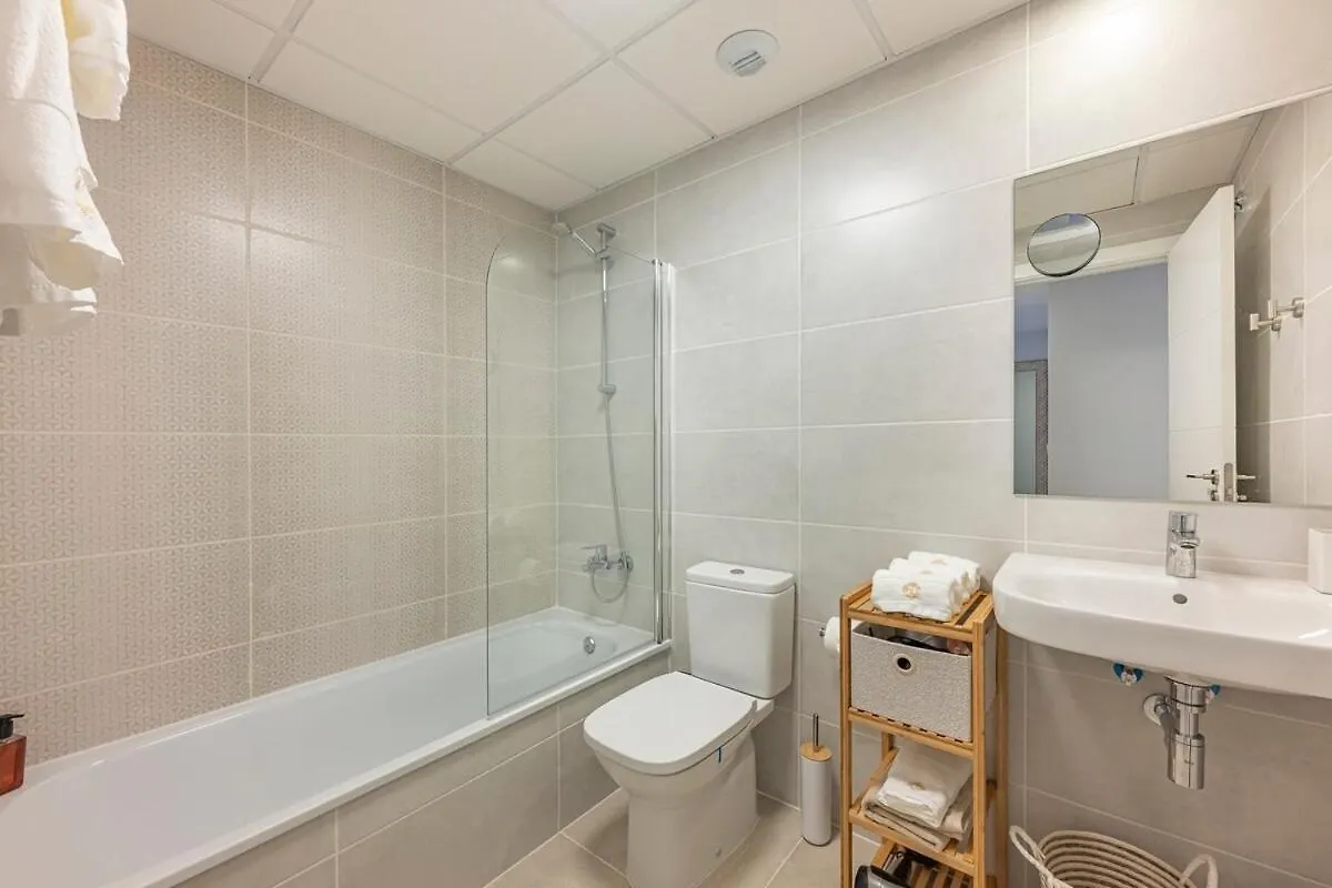 Modern And Bright 2 Bedroom Apt, Swimming Pool And Gym Estepona Apartment