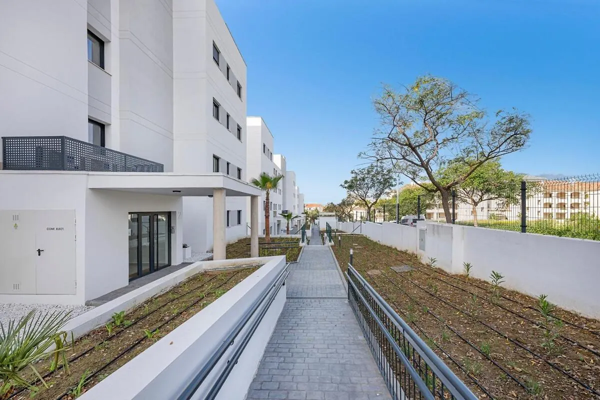 אסטפונה Modern And Bright 2 Bedroom Apt, Swimming Pool And Gym