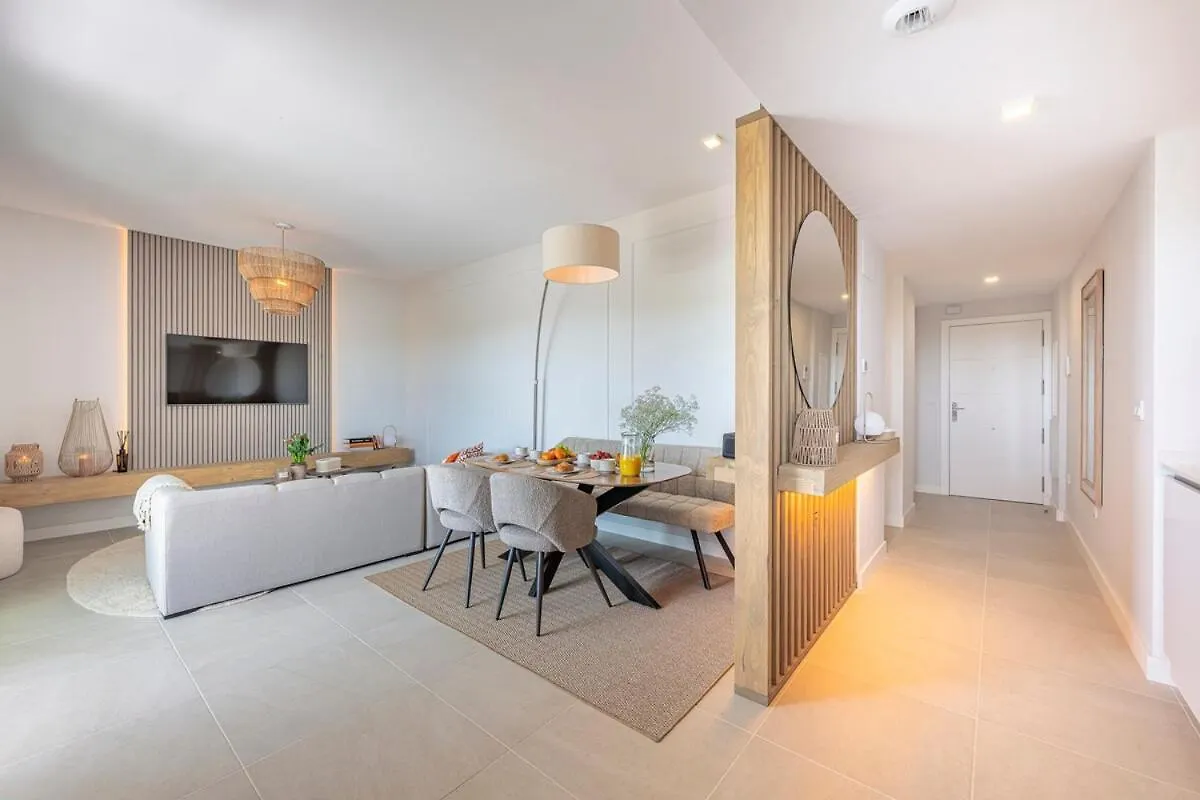 Apartment Modern And Bright 2 Bedroom Apt, Swimming Pool And Gym Estepona