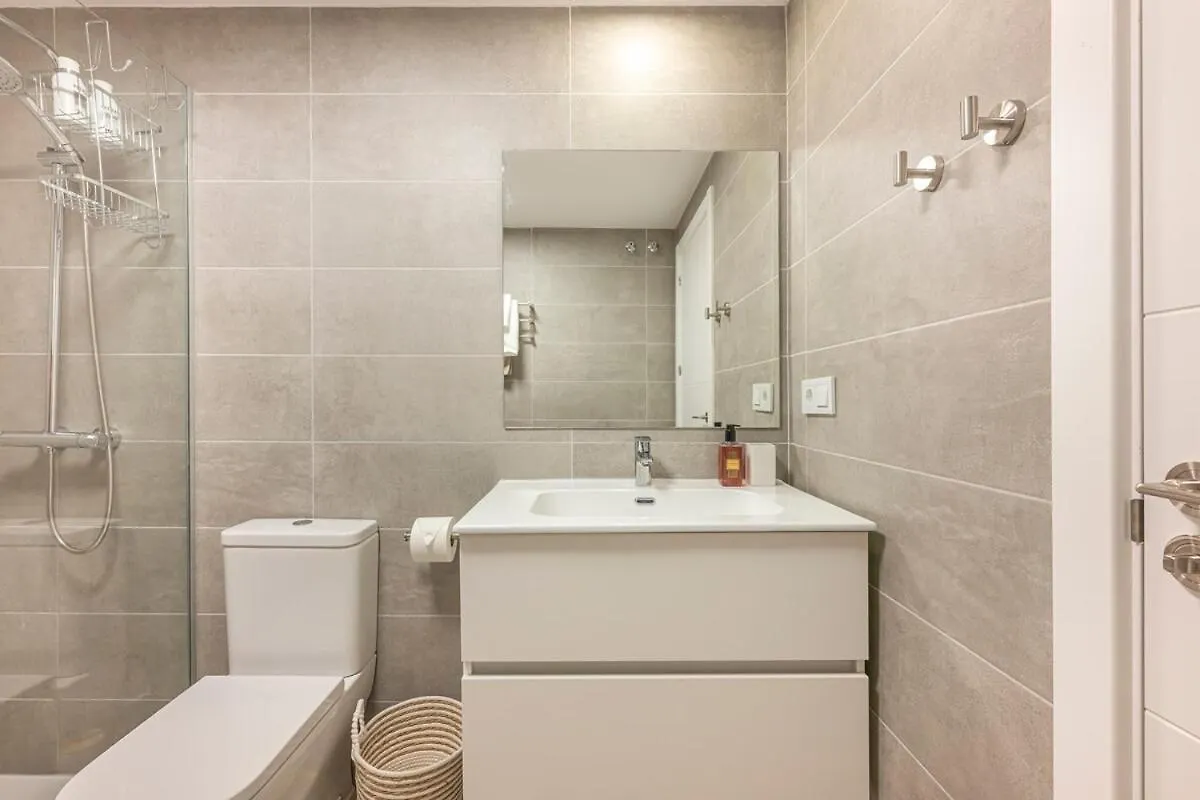 Modern And Bright 2 Bedroom Apt, Swimming Pool And Gym Estepona 0*,
