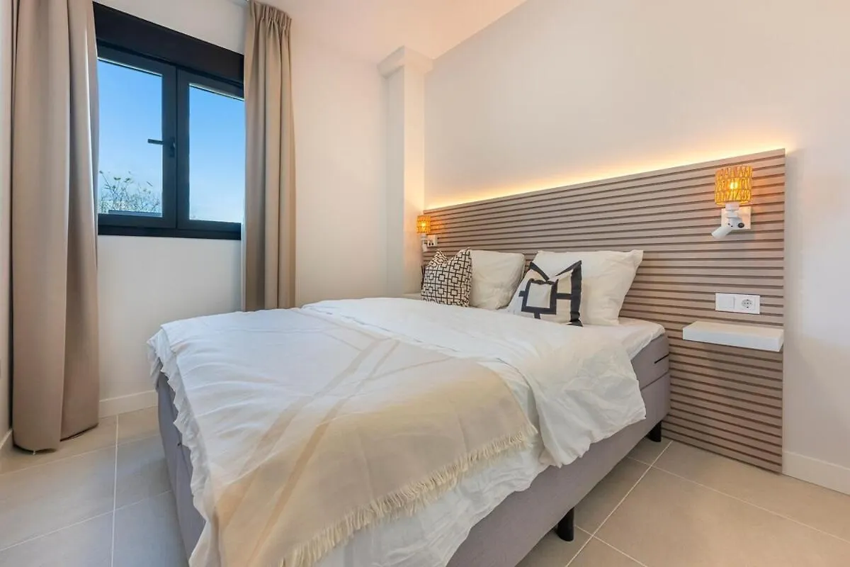 Apartment Modern And Bright 2 Bedroom Apt, Swimming Pool And Gym Estepona