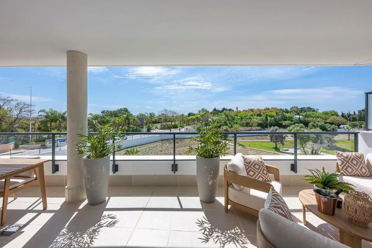 אסטפונה Modern And Bright 2 Bedroom Apt, Swimming Pool And Gym ספרד