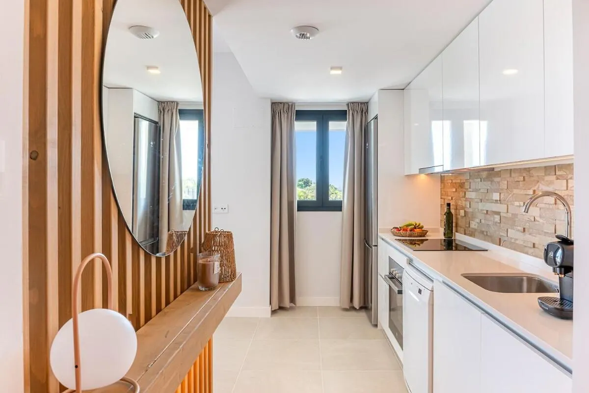 אסטפונה Modern And Bright 2 Bedroom Apt, Swimming Pool And Gym דירה
