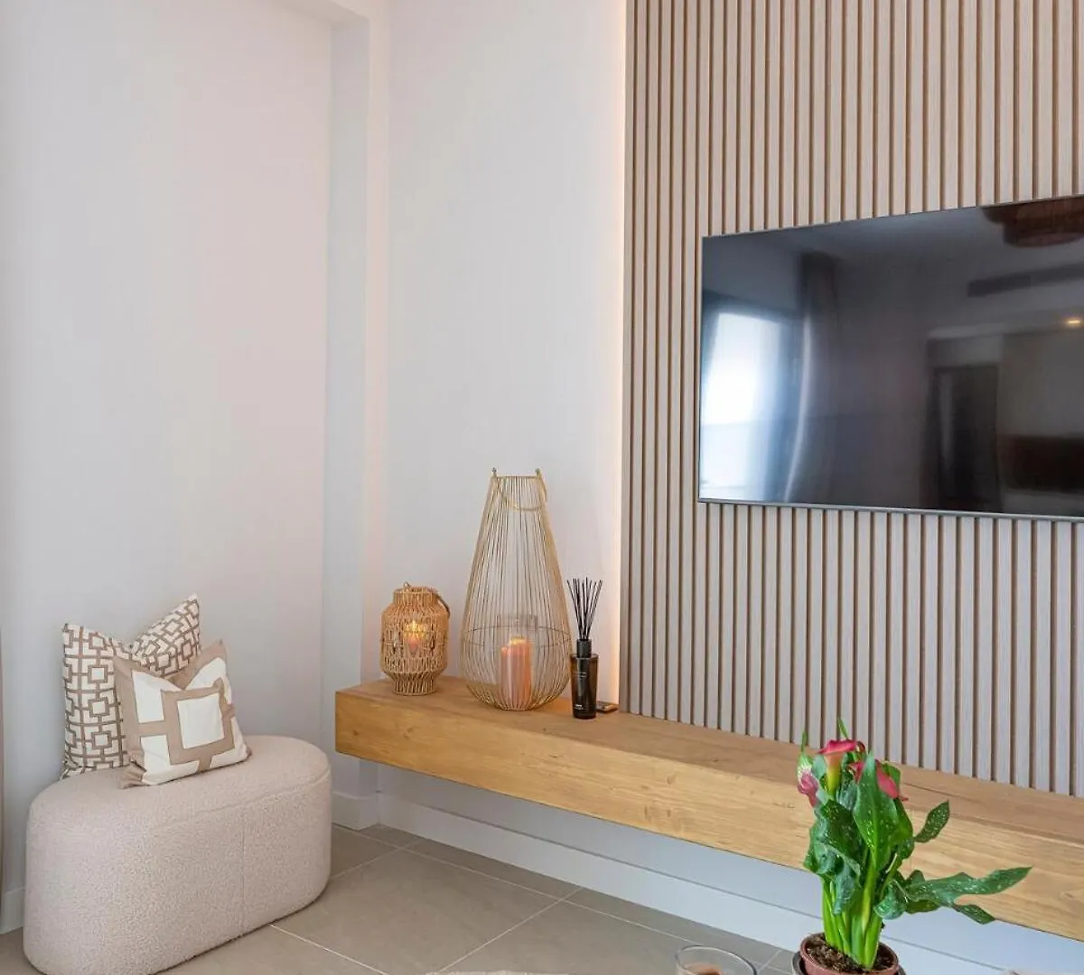 דירה אסטפונה Modern And Bright 2 Bedroom Apt, Swimming Pool And Gym