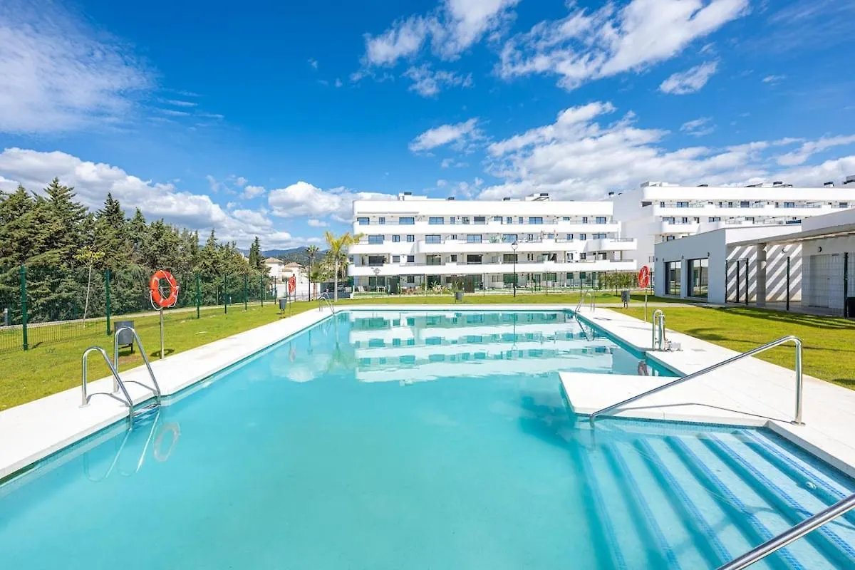 Modern And Bright 2 Bedroom Apt, Swimming Pool And Gym Estepona Spanien