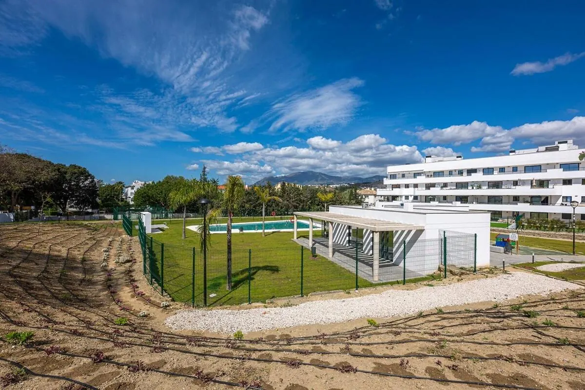 Modern And Bright 2 Bedroom Apt, Swimming Pool And Gym Estepona 0*,