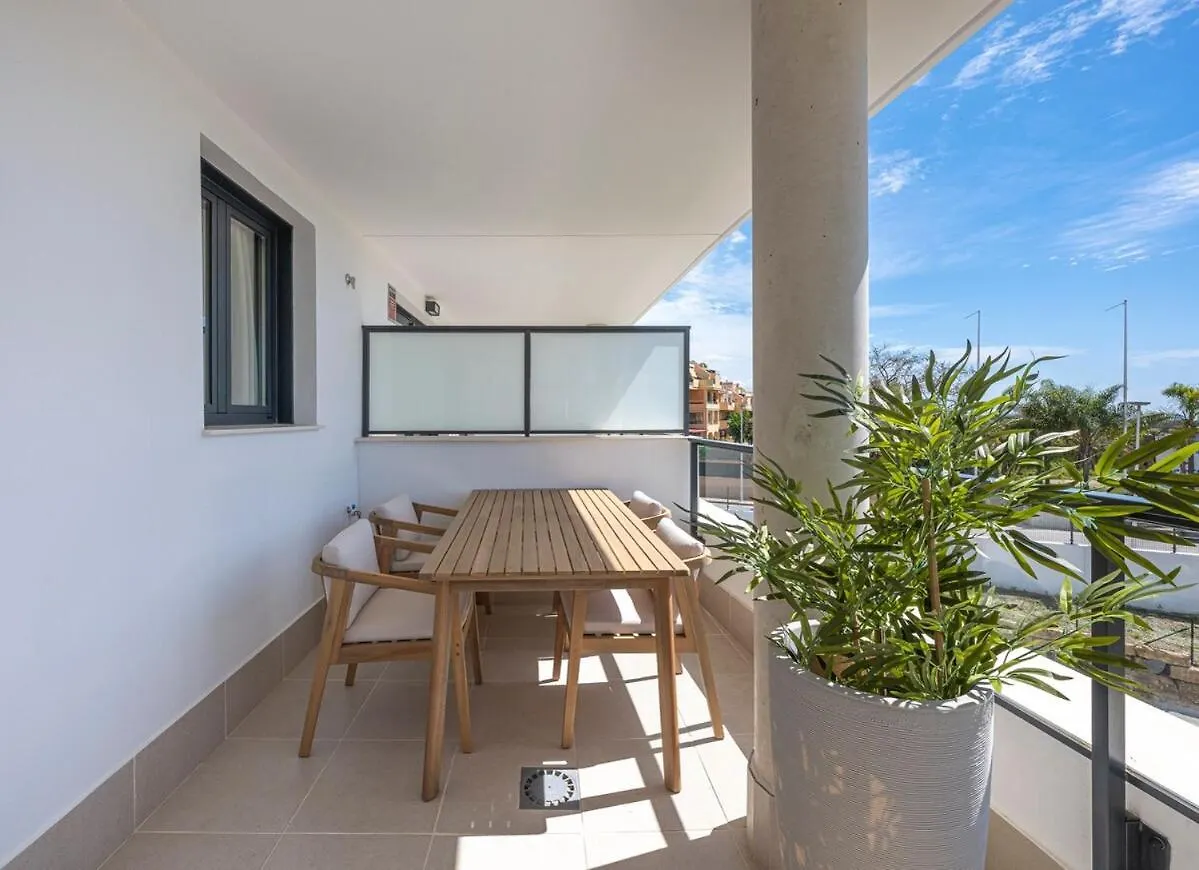 Modern And Bright 2 Bedroom Apt, Swimming Pool And Gym Estepona Spanien