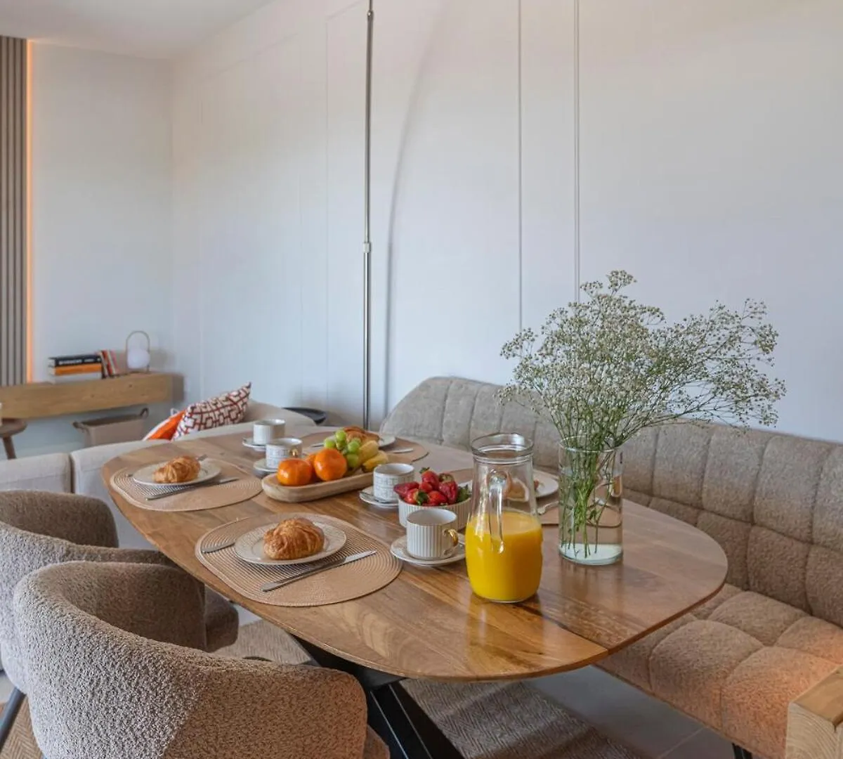 Lägenhet Modern And Bright 2 Bedroom Apt, Swimming Pool And Gym Estepona